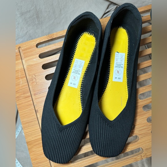 Square-Toe V-Cut Flats (Margot 2.0) - Picture 6 of 15